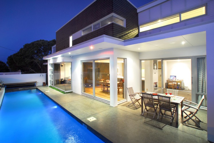 Alfresco dining by the pool